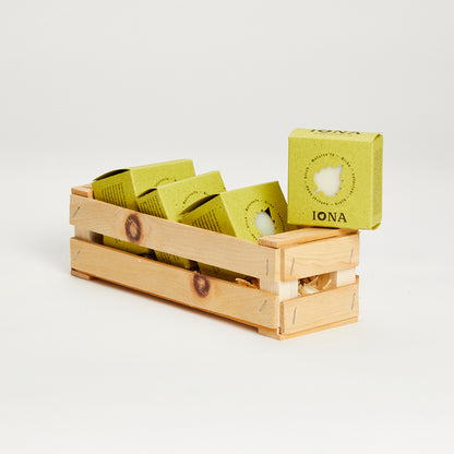 Zirbenholzkiste mit 4 Birkenseifen